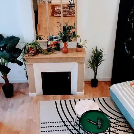 La Maison Des Nomades Netflix Disney Prime Video Apartment *